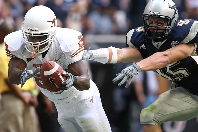 “这说不通”！世界杯抽签仪式上，特朗普提议给美式橄榄球改名